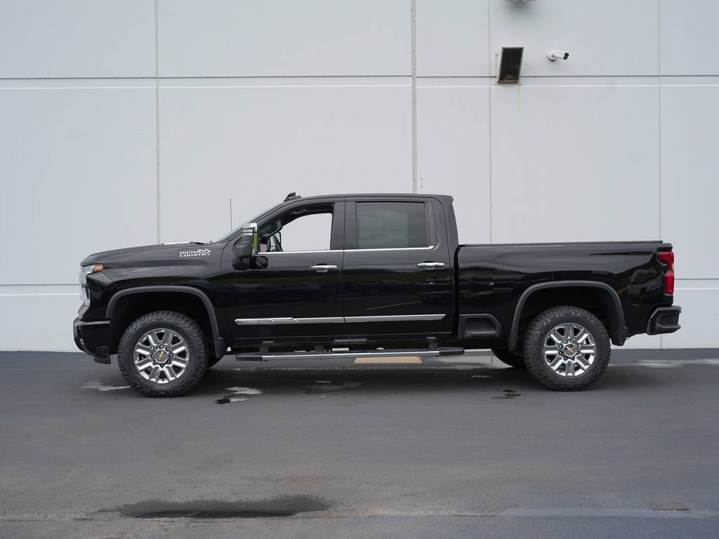 Used 2024 Chevrolet Silverado 3500 High Country w/ High Country Premium Package AWD/4WD image 6