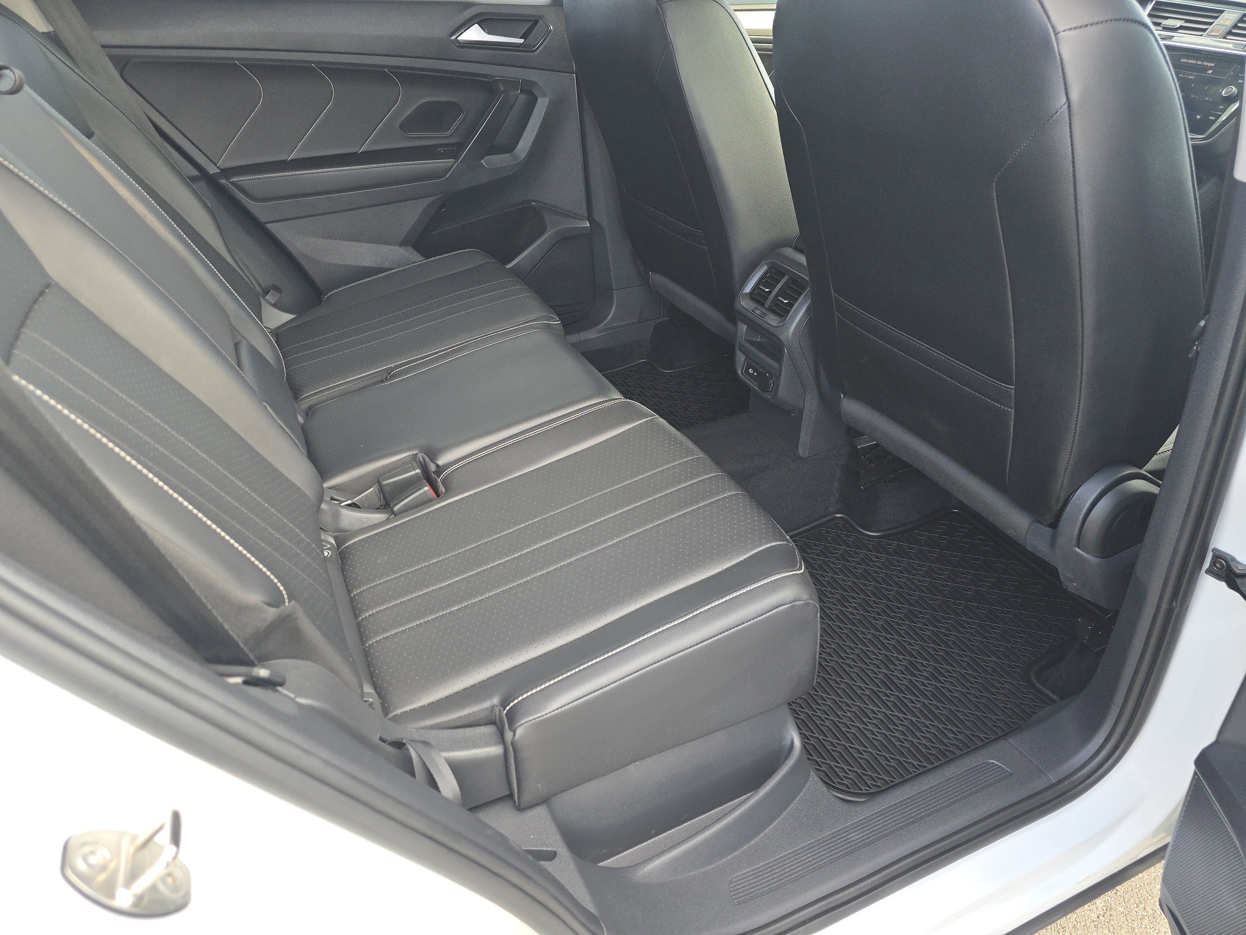 Used 2022 Volkswagen Tiguan SE image 17