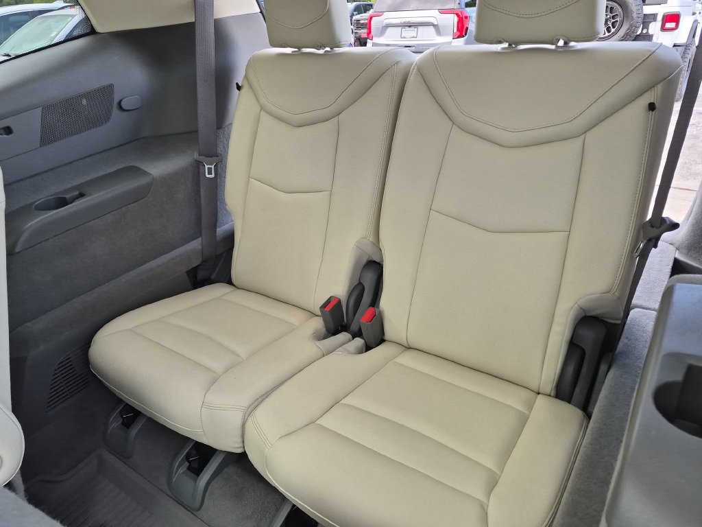 Certified 2025 Cadillac XT6 Premium Luxury w/ LPO, Floor Liner Package AWD/4WD image 30