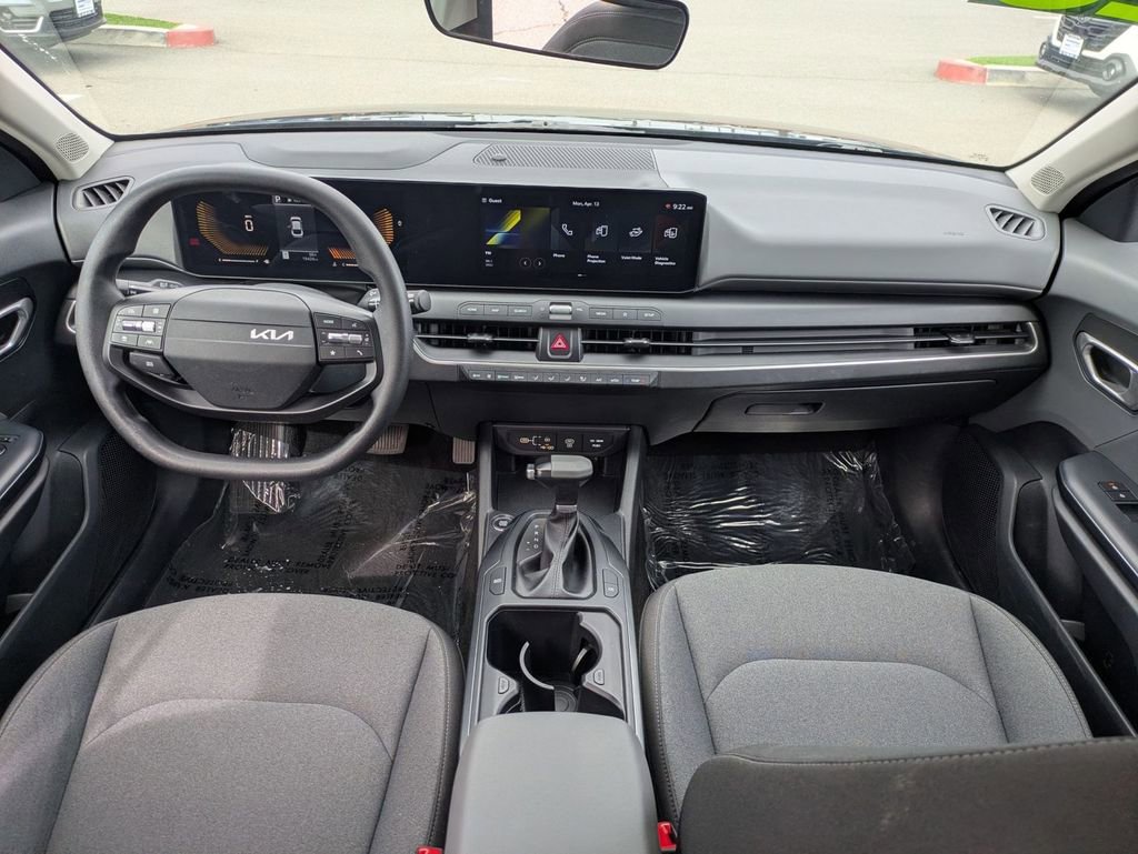 Used 2025 Kia K4 LXS image 24