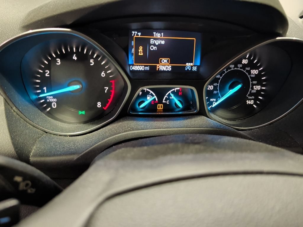 Used 2017 Ford Escape Titanium AWD/4WD image 3
