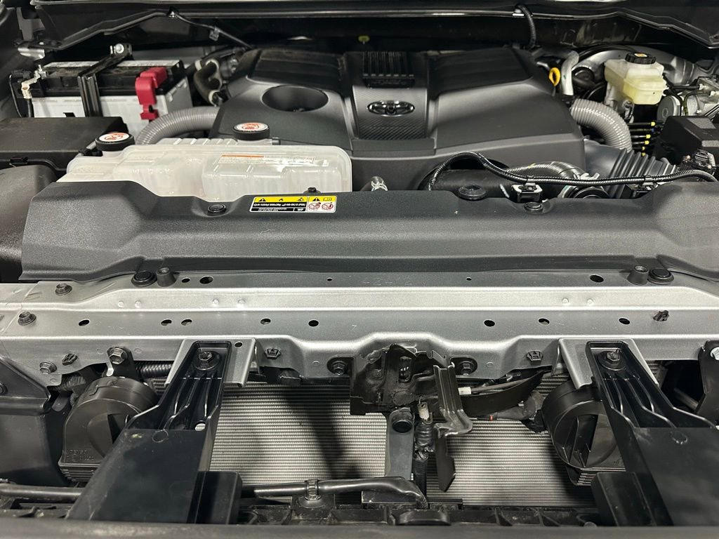 Used 2025 Toyota Tundra Platinum AWD/4WD image 72