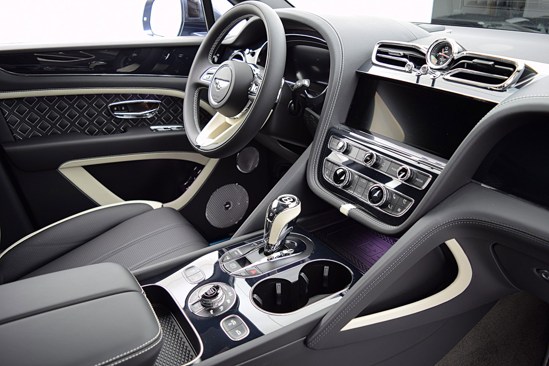 Used 2023 Bentley Bentayga Speed image 31