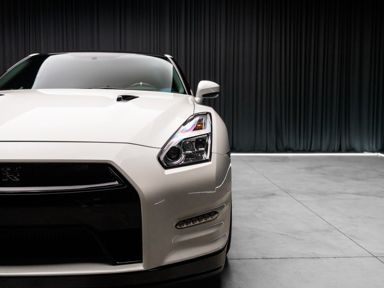 Used 2015 Nissan GT-R Premium AWD/4WD image 21