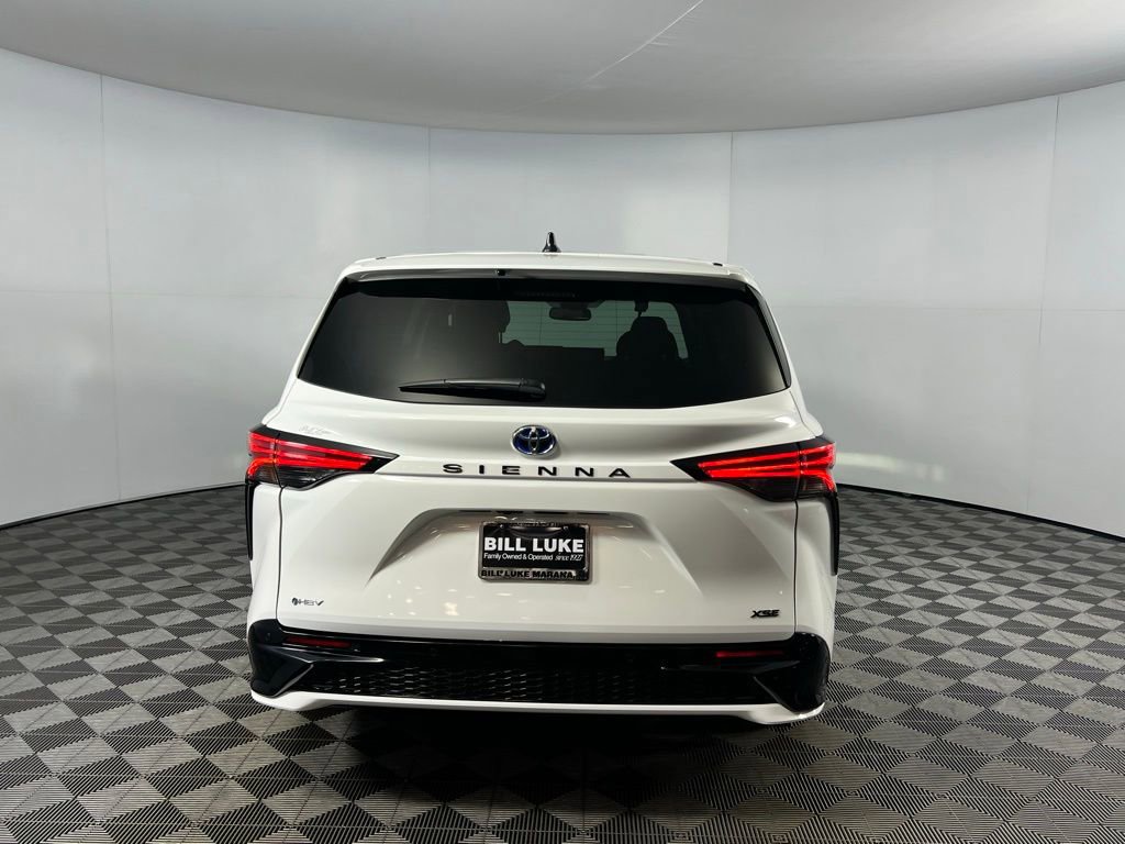 Used 2025 Toyota Sienna XSE image 7