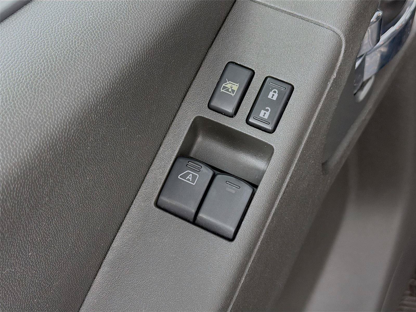 Used 2015 Nissan Frontier SV AWD/4WD image 22