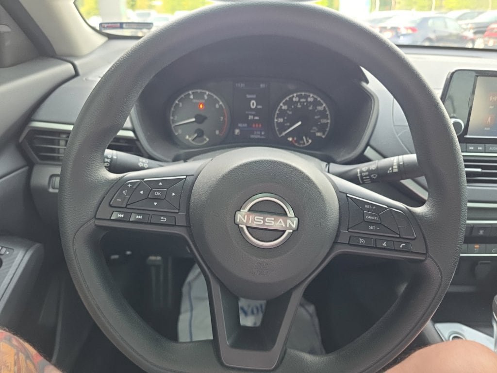 Used 2024 Nissan Altima 2.5 S FWD image 16