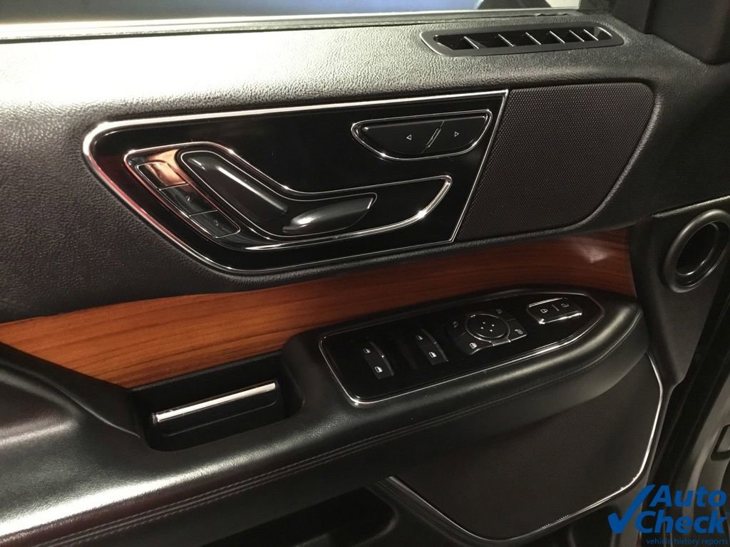 Used 2019 Lincoln Navigator Select w/ Technology Package AWD/4WD image 20