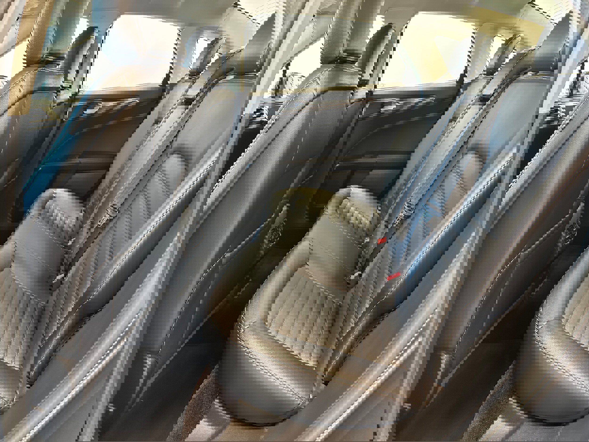 Used 2017 Ford Fusion SE w/ Fusion SE Technology Package image 13