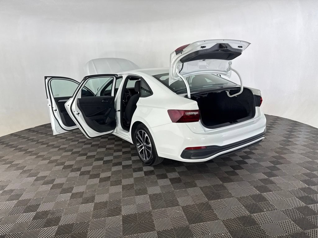 Used 2025 Volkswagen Jetta Sport FWD image 18