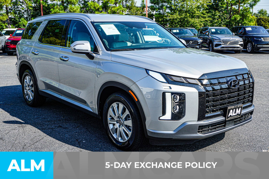 Used 2025 Hyundai Palisade SEL FWD image 3