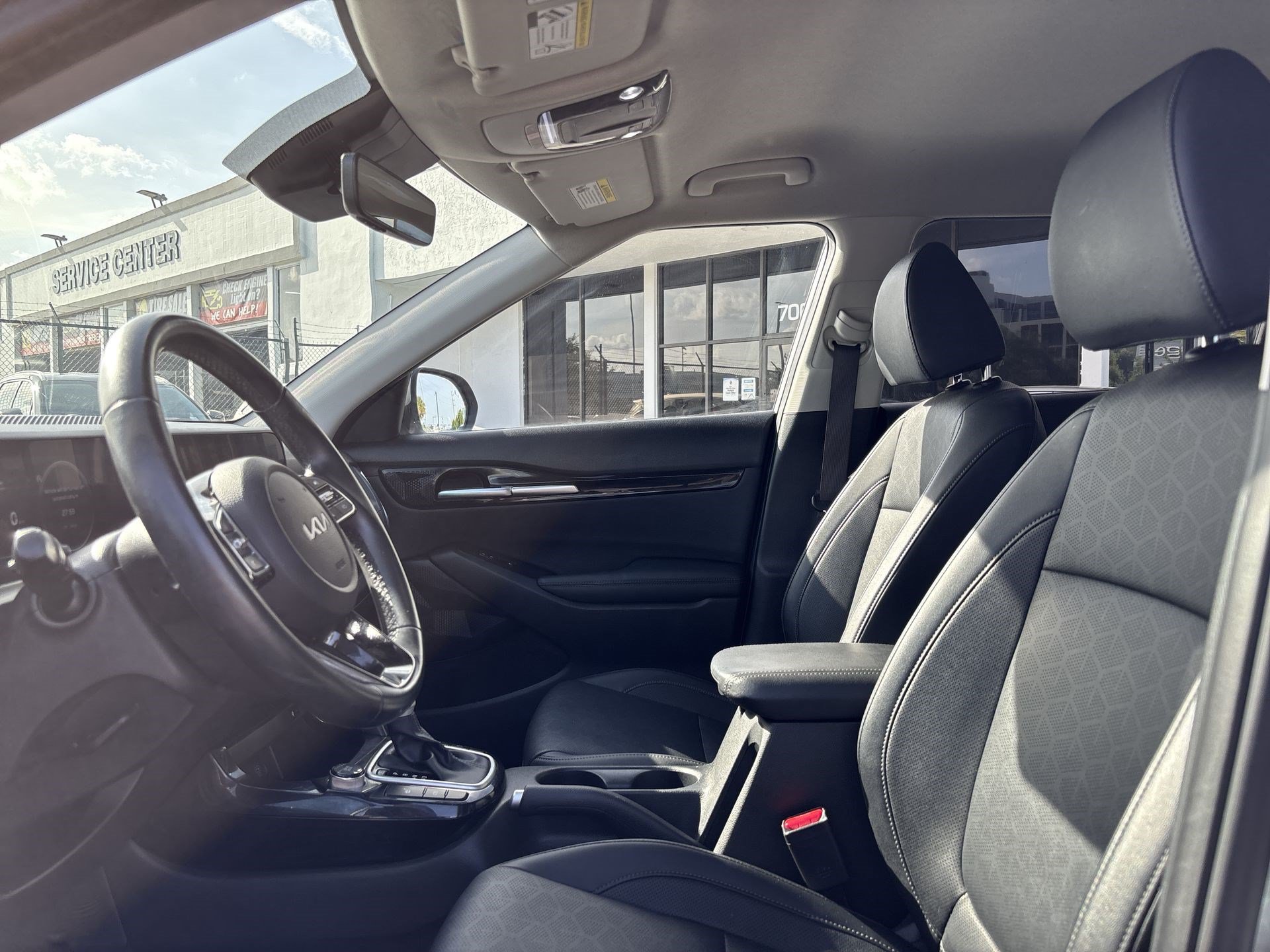 Used 2024 Kia Seltos EX FWD image 13