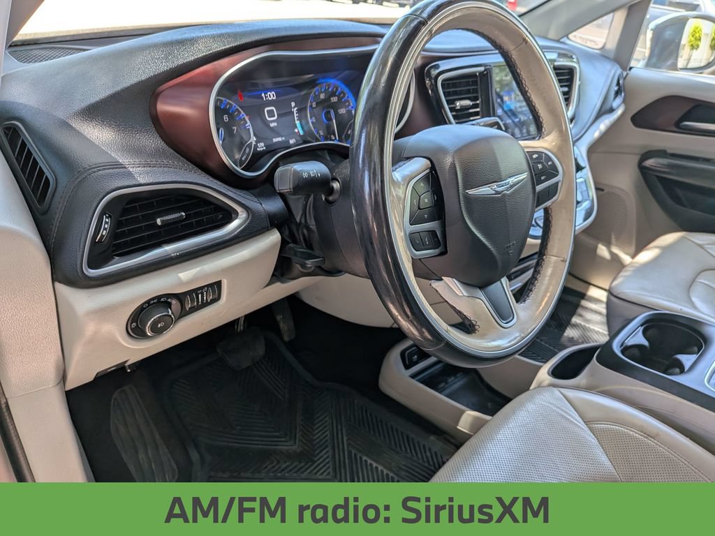 Used 2017 Chrysler Pacifica Limited FWD image 32