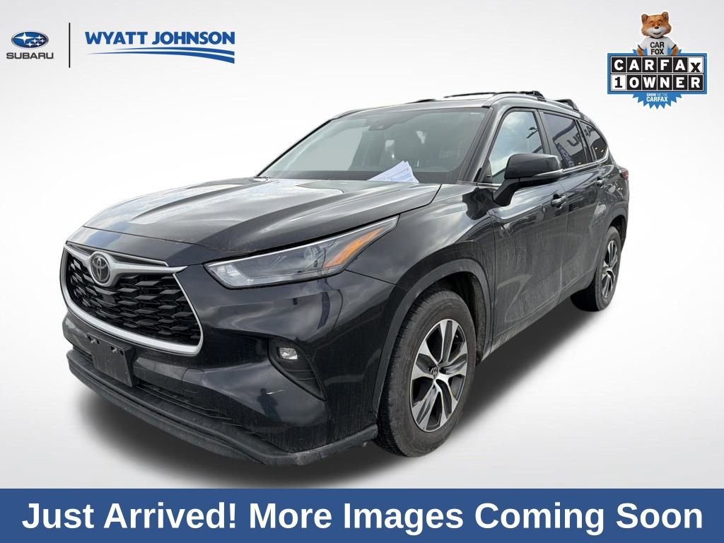 Used 2023 Toyota Highlander XLE