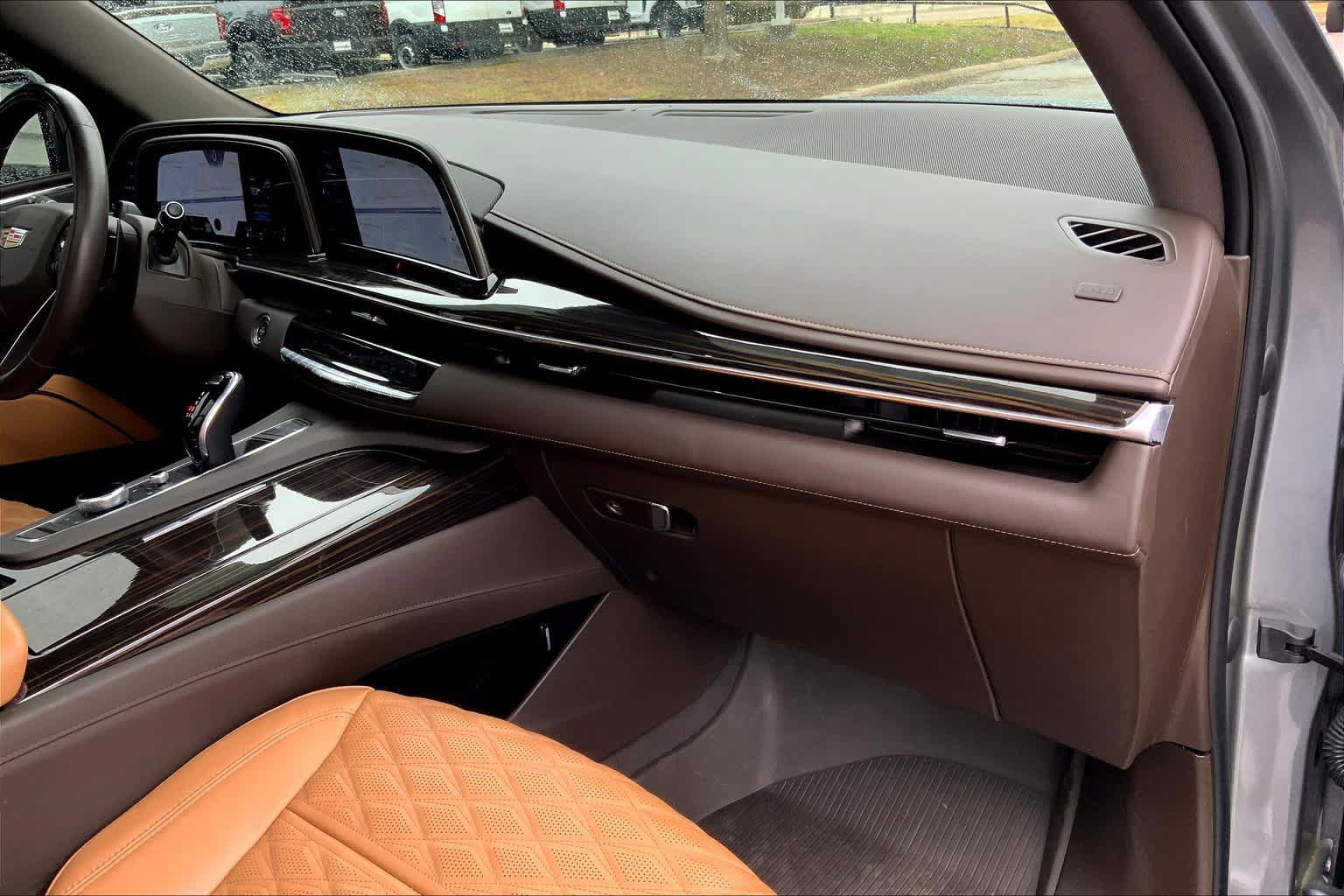 Used 2021 Cadillac Escalade Premium Luxury w/ Driver Assist Tech Package AWD/4WD image 17