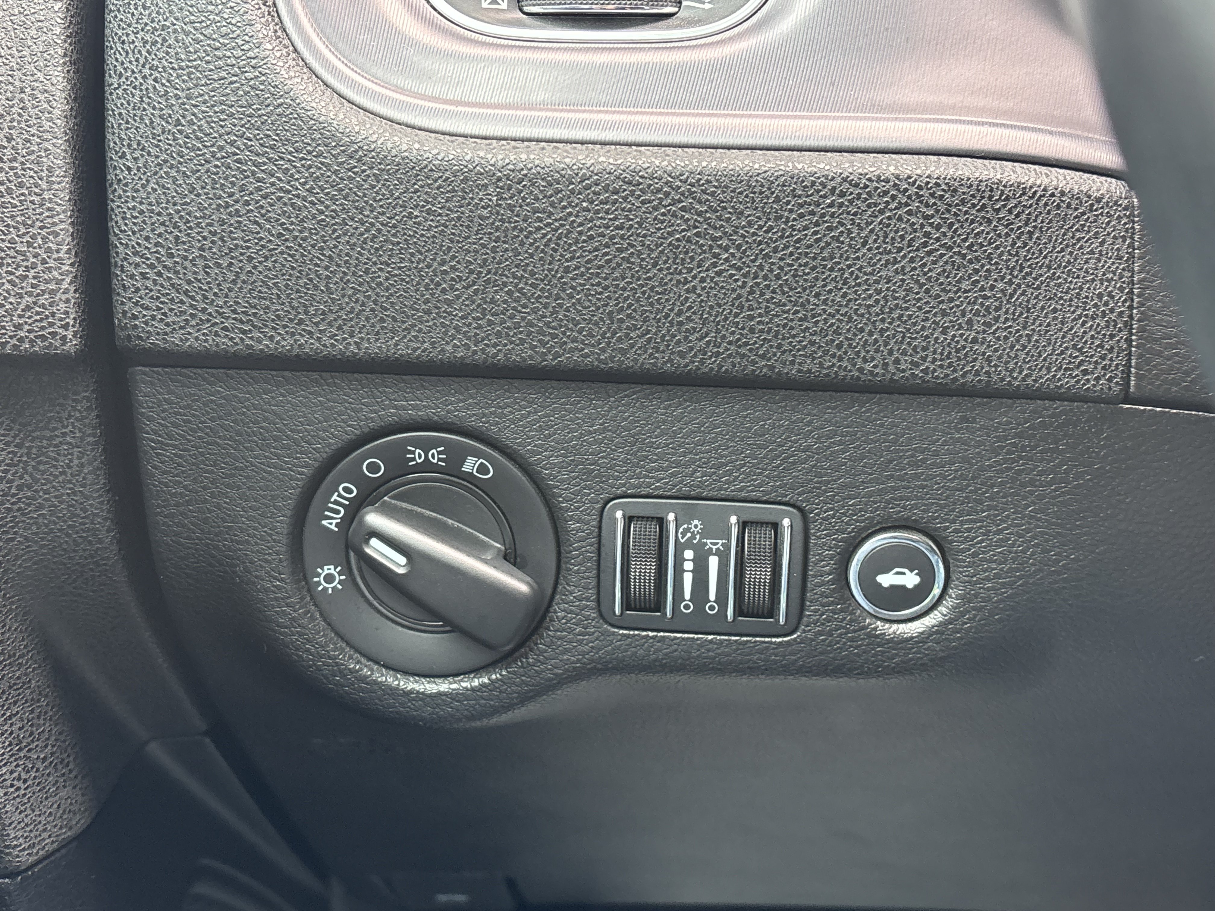 Used 2023 Dodge Charger SXT RWD image 39
