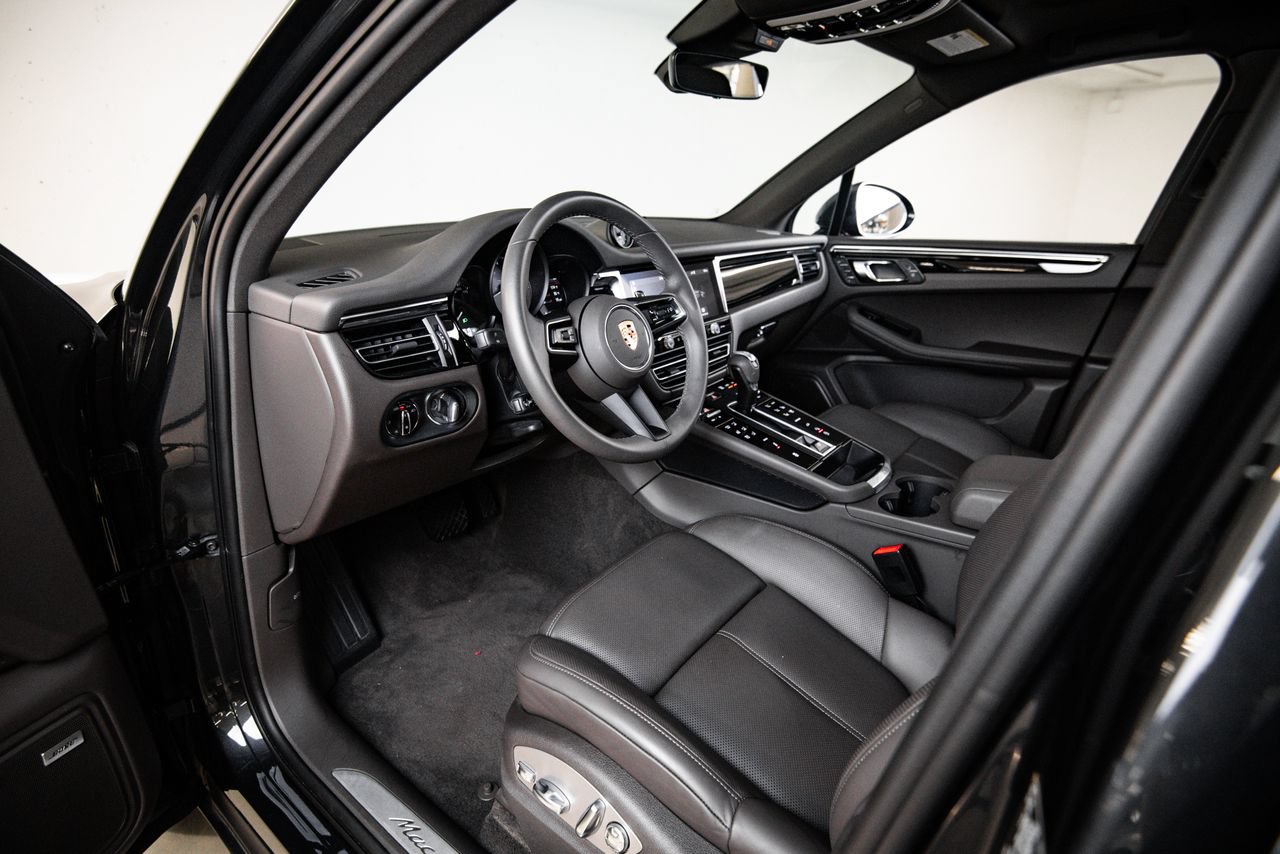 Certified 2026 Porsche Macan S AWD/4WD image 4