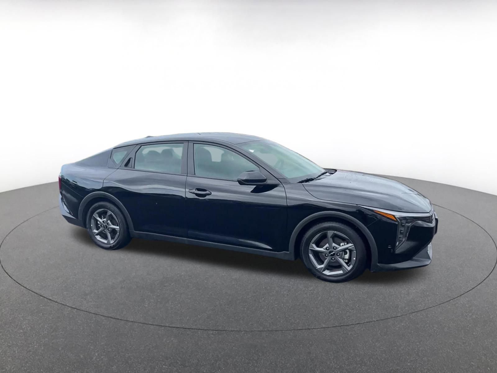 Used 2025 Kia K4 LXS image 2