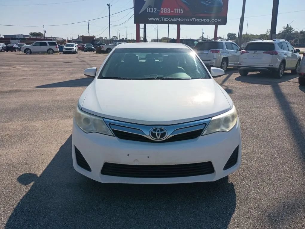 Used 2012 Toyota Camry LE FWD image 8