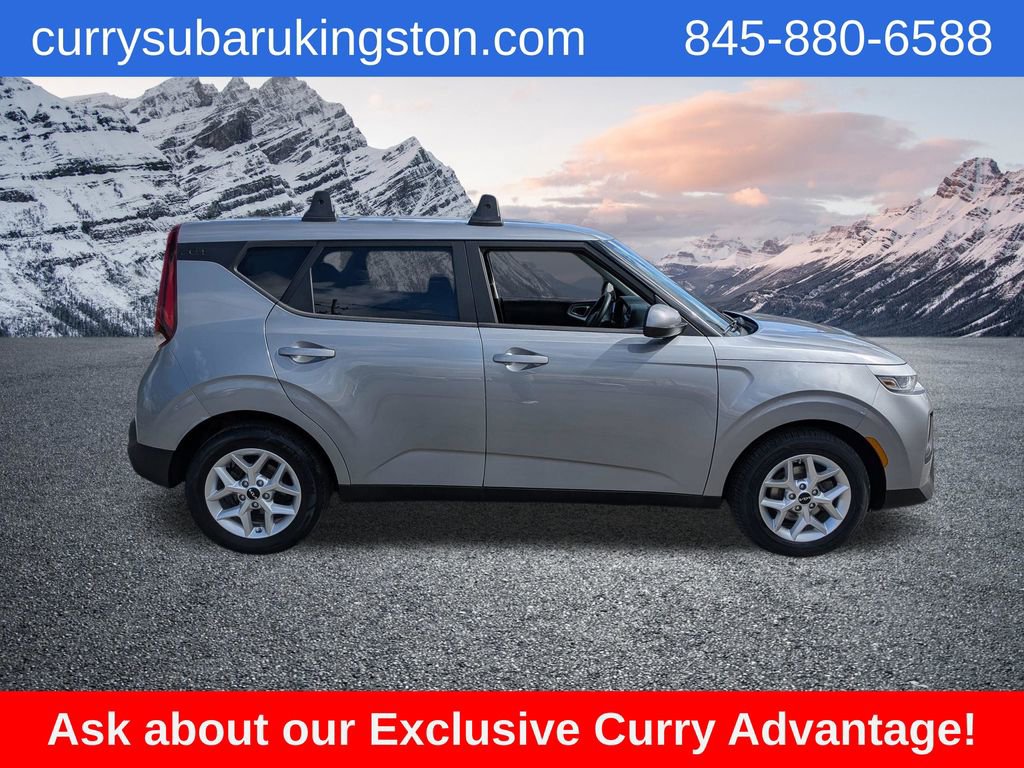 Used 2022 Kia Soul LX w/ Technology Package FWD image 2