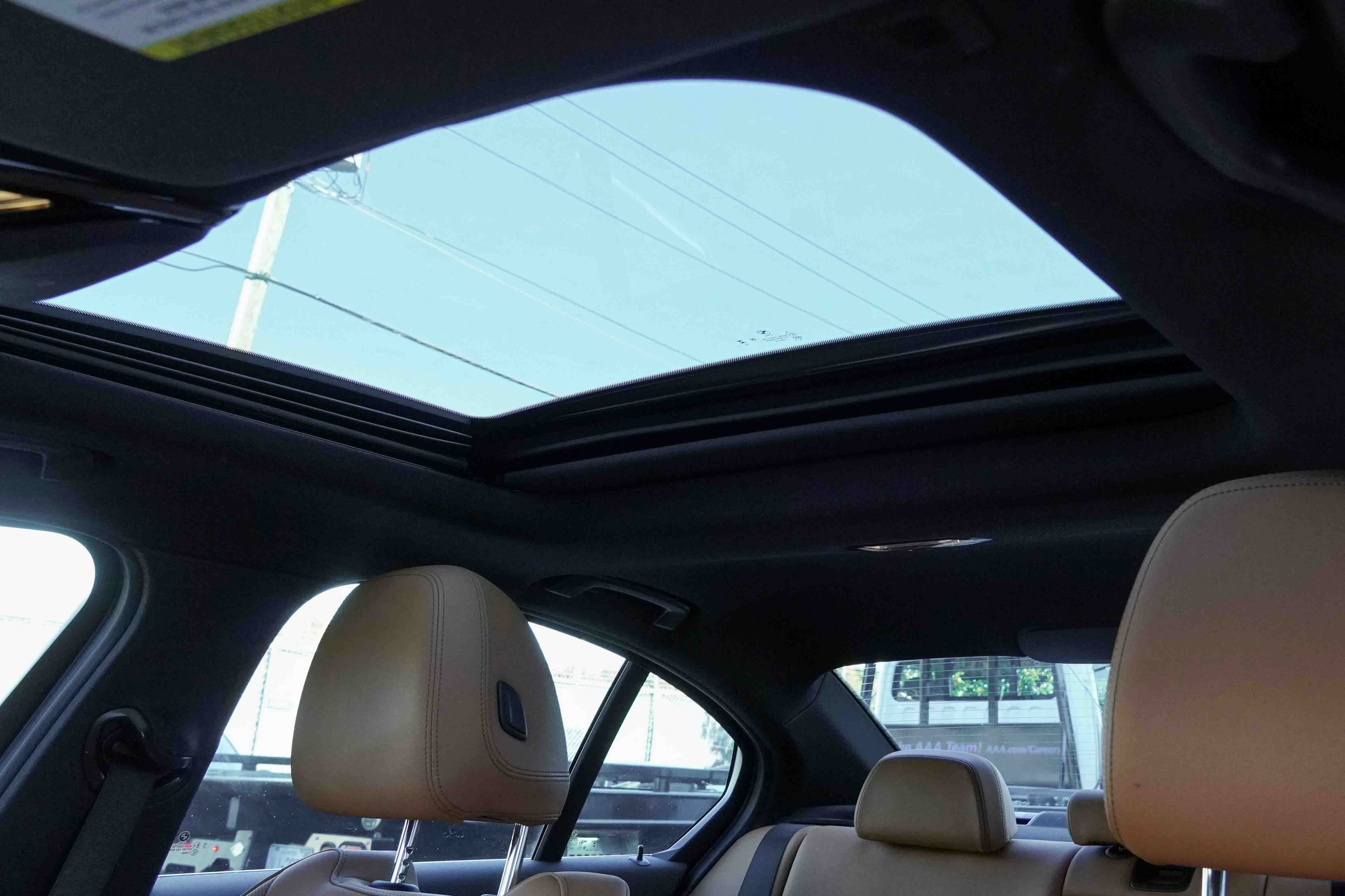 Used 2024 BMW 330i Sedan w/ Convenience Package image 15