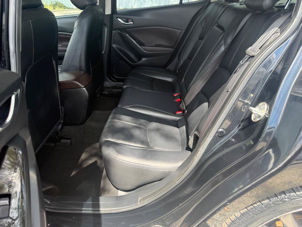 Used 2018 MAZDA MAZDA3 Touring FWD image 34