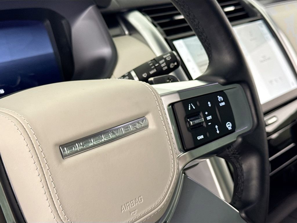 Used 2024 Land Rover Discovery Metropolitan Edition image 19