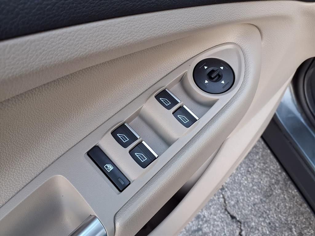 Used 2018 Ford Escape Titanium w/ Ford Safe & Smart Package image 21