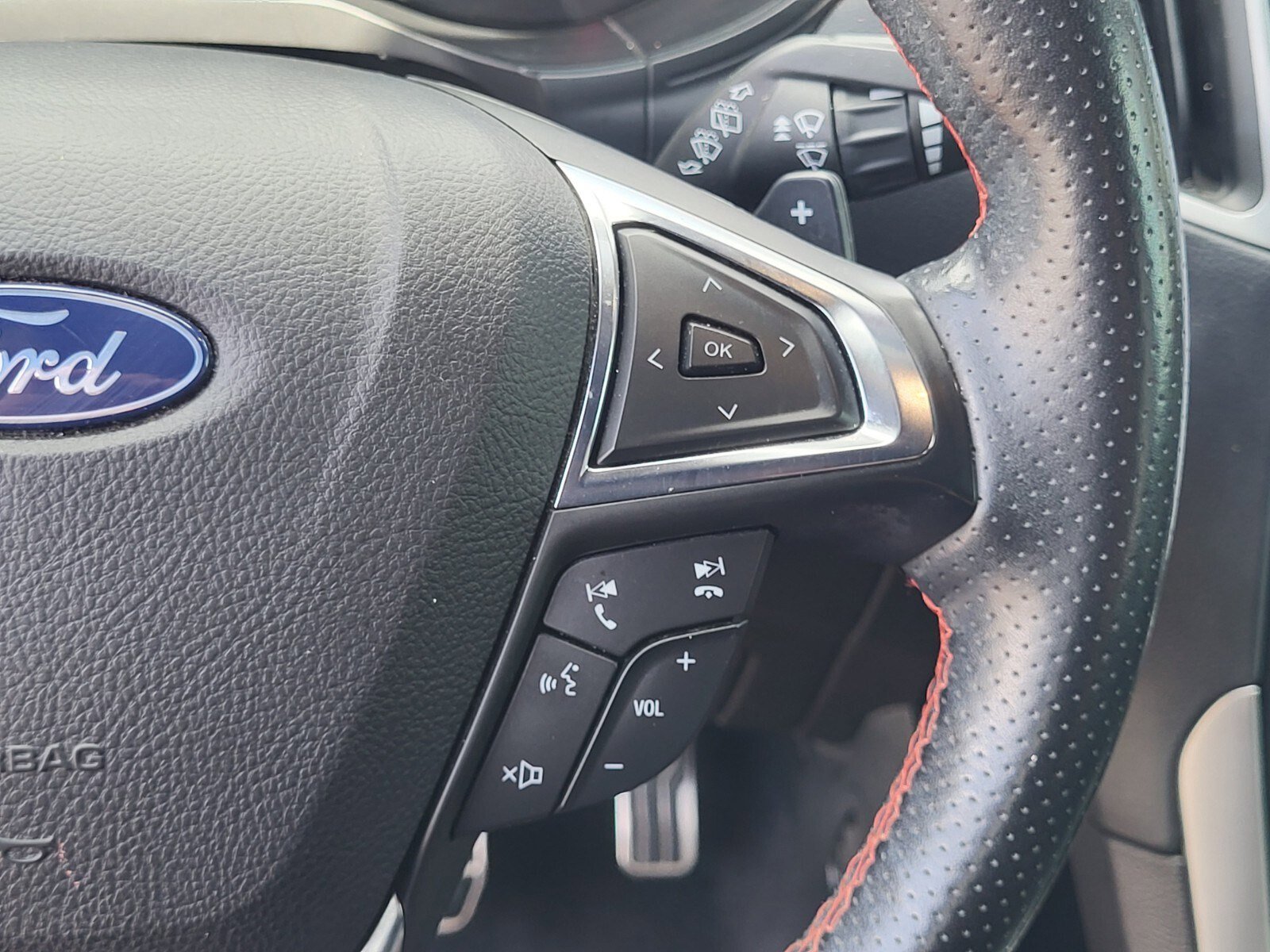 Certified 2022 Ford Edge ST-Line w/ Class II Trailer Tow Package image 27