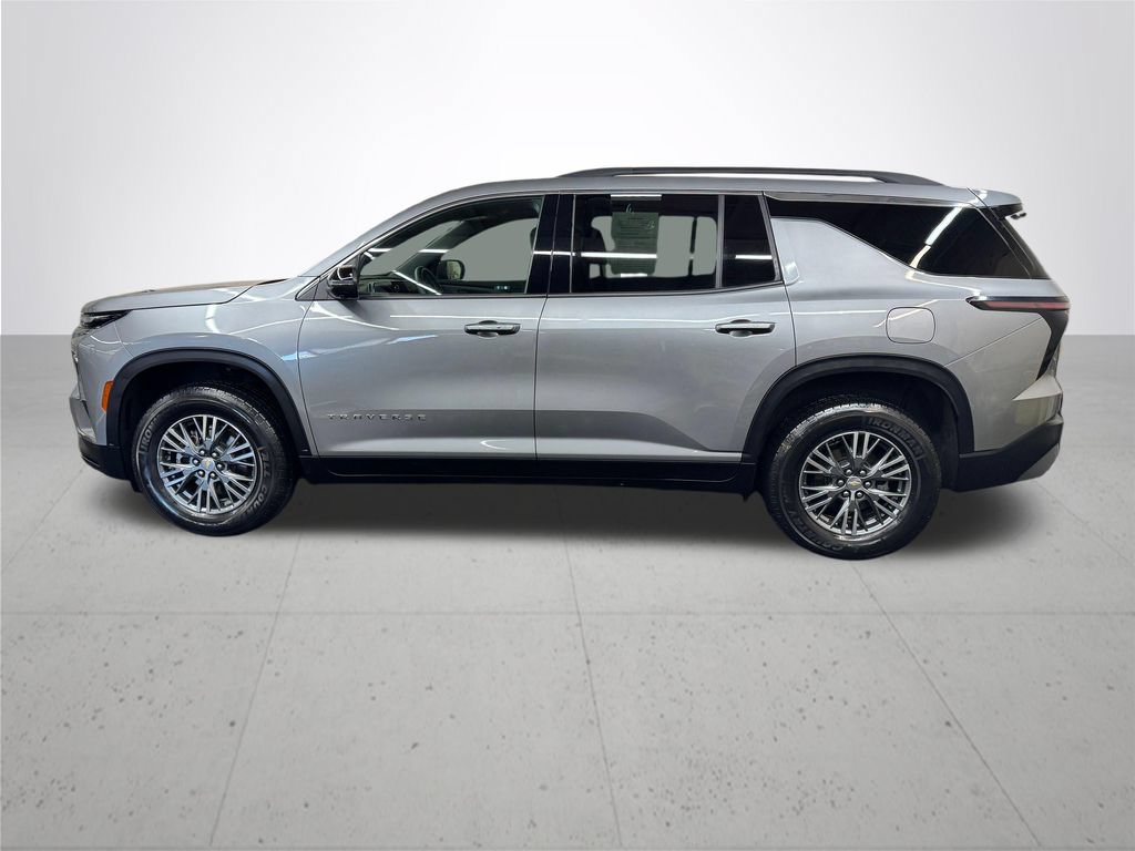 Used 2024 Chevrolet Traverse LT AWD/4WD image 3