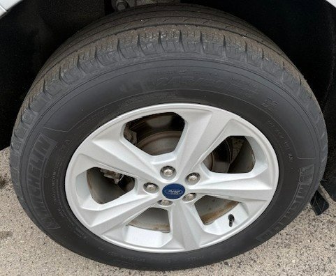 Used 2021 Ford Edge SE image 30