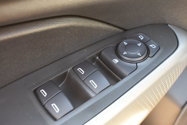 Used 2025 Chevrolet Trax LS w/ LS Convenience Package FWD image 12