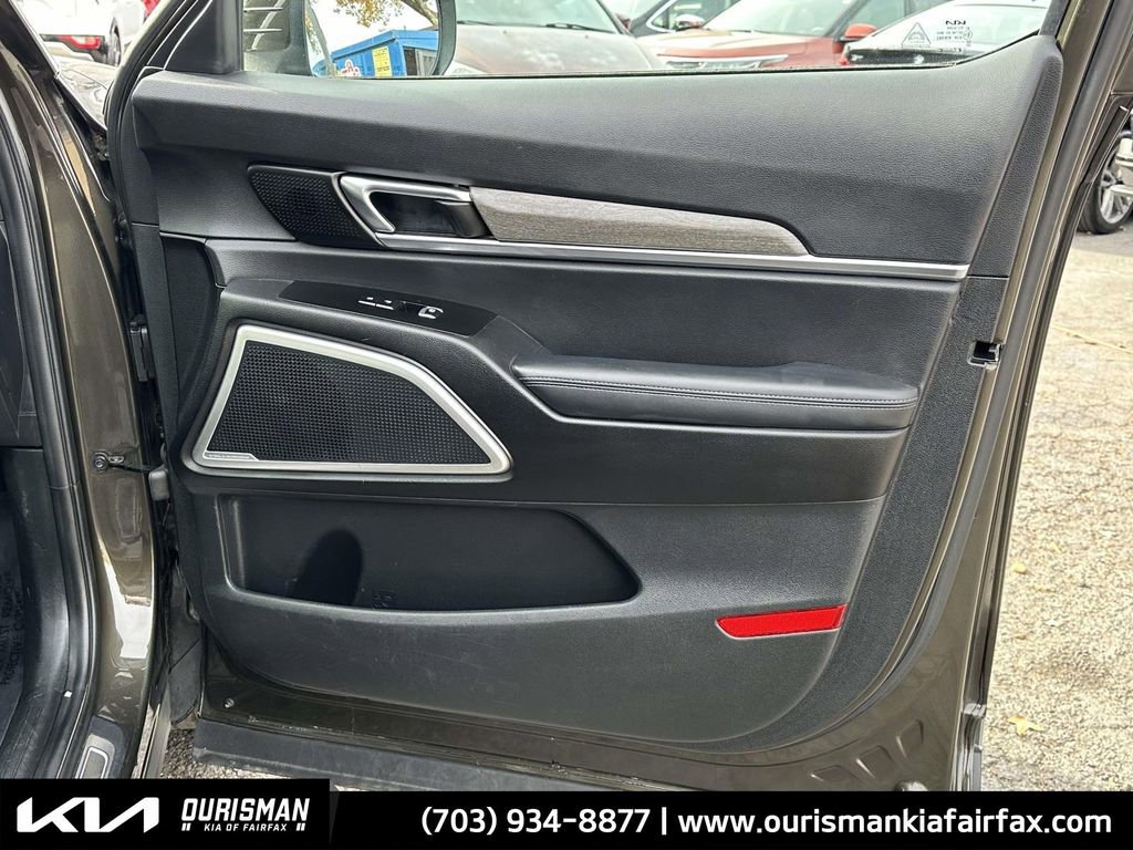Used 2022 Kia Telluride EX w/ EX Premium Package image 17