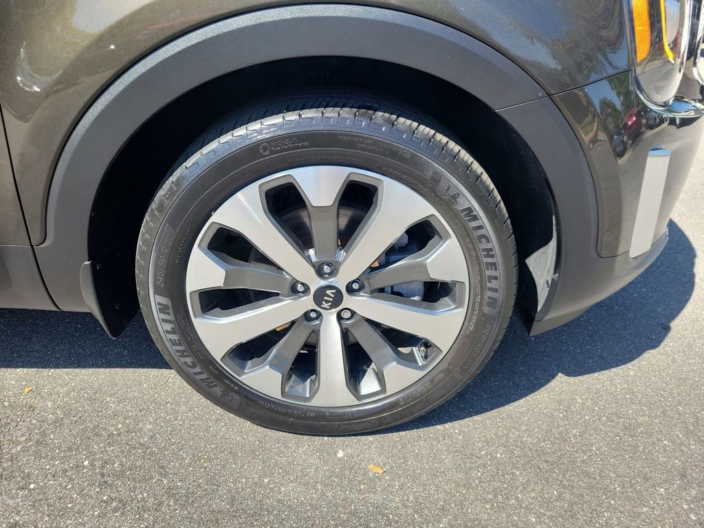 Used 2021 Kia Telluride EX w/ EX Premium Package image 6