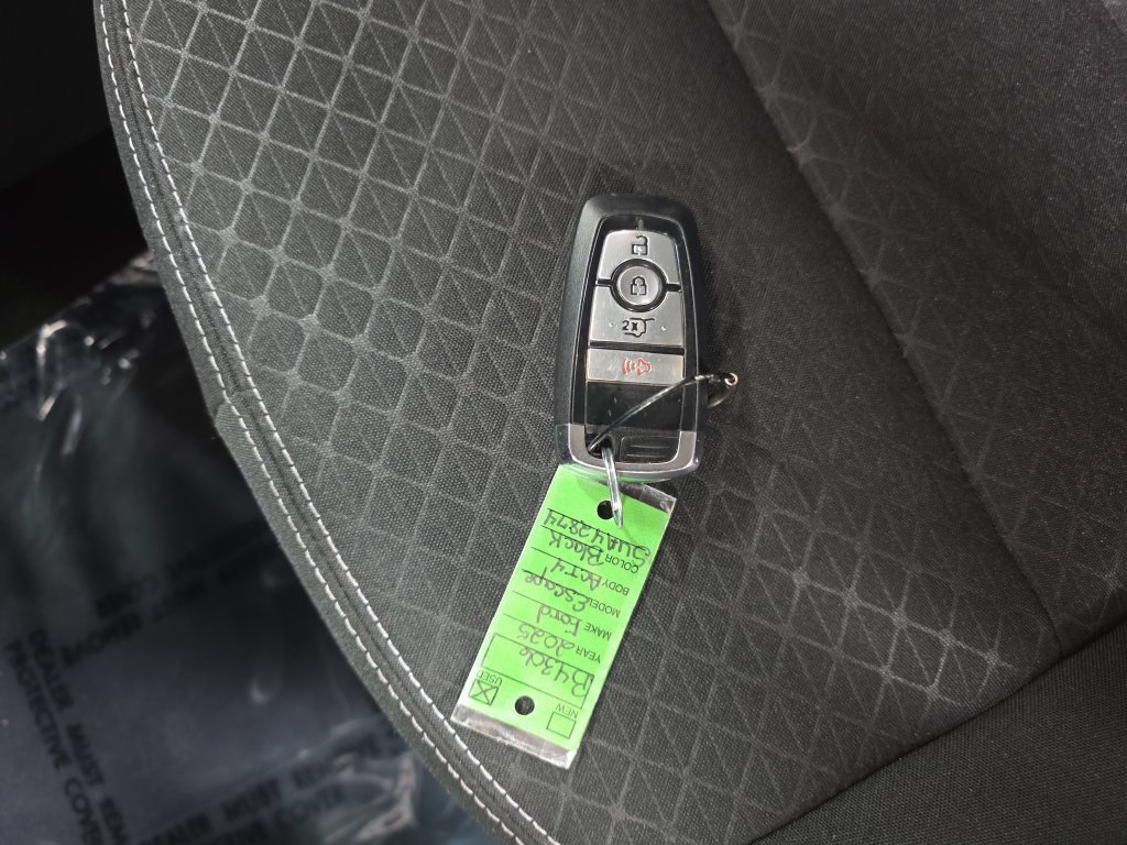Used 2025 Ford Escape Active AWD/4WD image 35