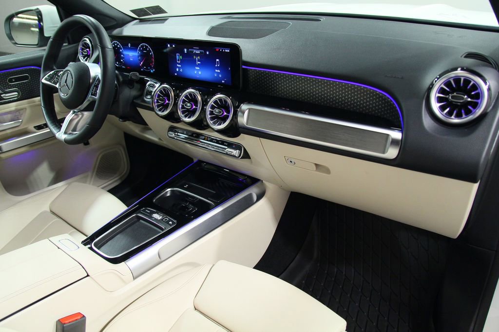 Certified 2025 Mercedes-Benz GLB 250 4MATIC image 21