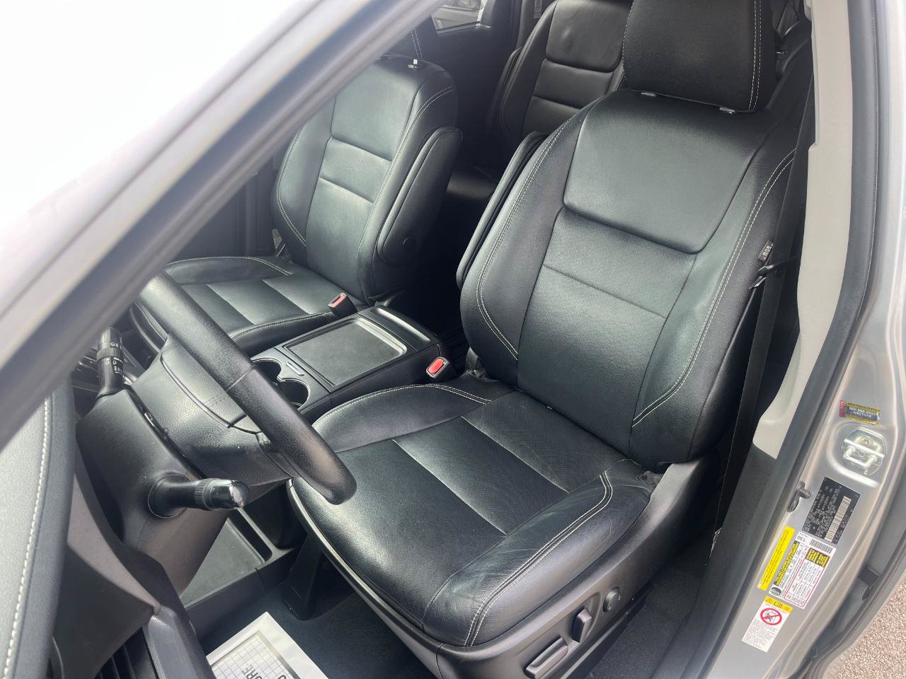 Used 2019 Toyota Sienna SE w/ SE Preferred Package FWD image 12