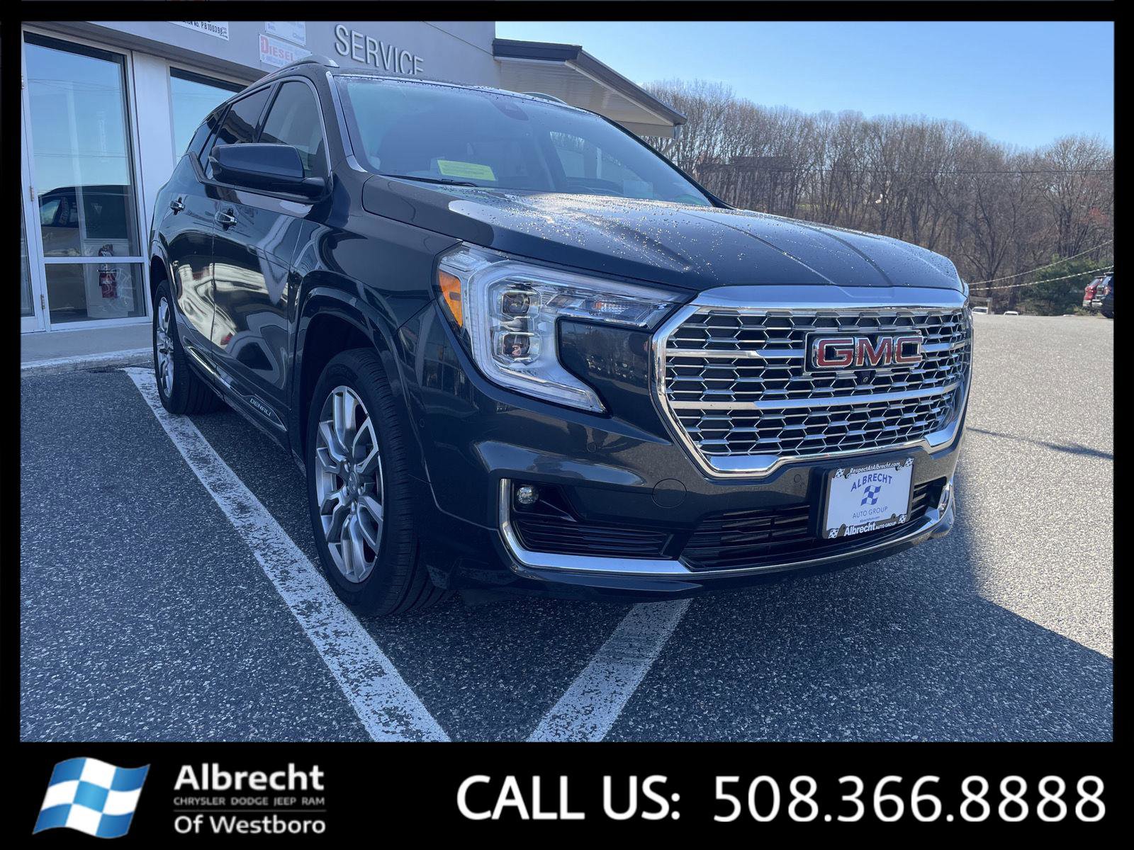 Used 2022 GMC Terrain Denali w/ Denali Premium Package image 7