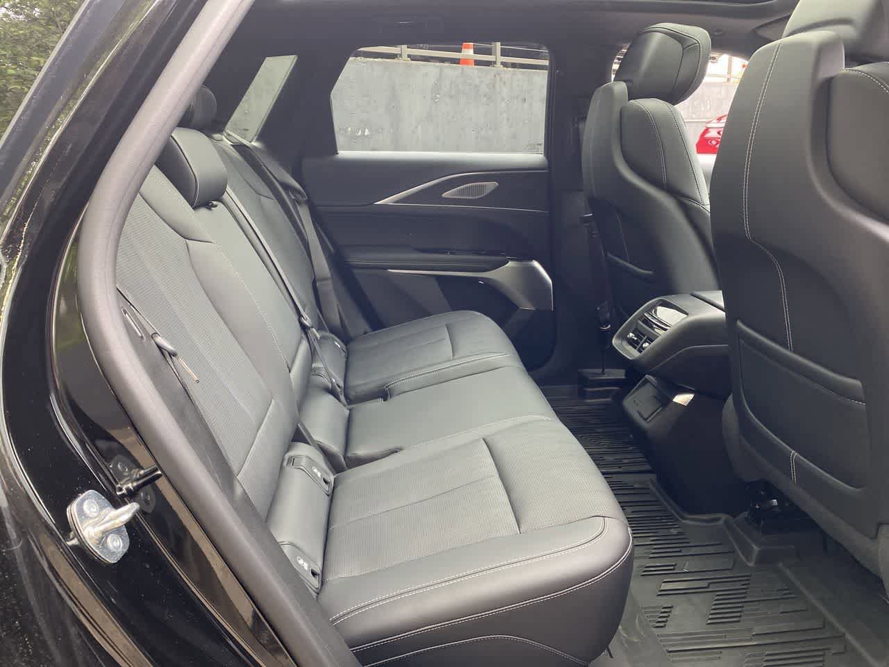 Used 2024 Cadillac Lyriq Luxury w/ LPO, Floor Liner Package AWD/4WD image 18