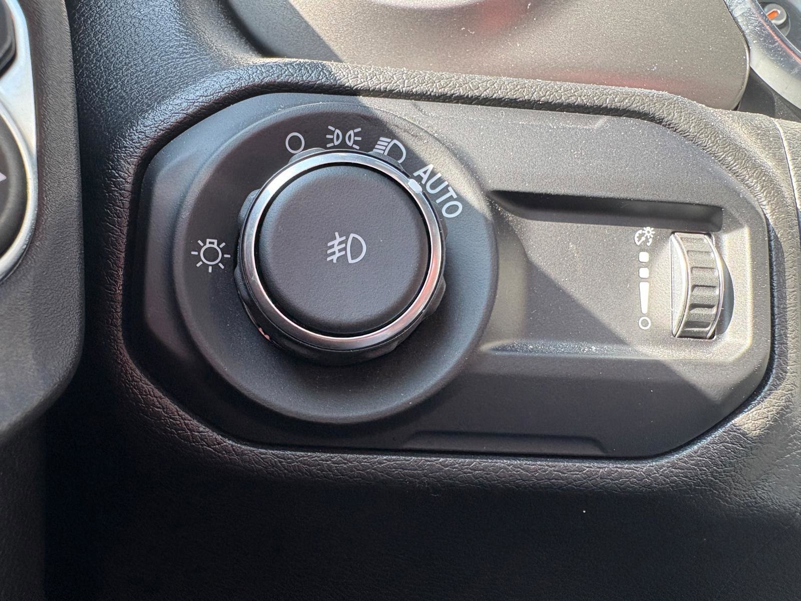 Used 2023 Jeep Wrangler Unlimited Sport AWD/4WD image 32