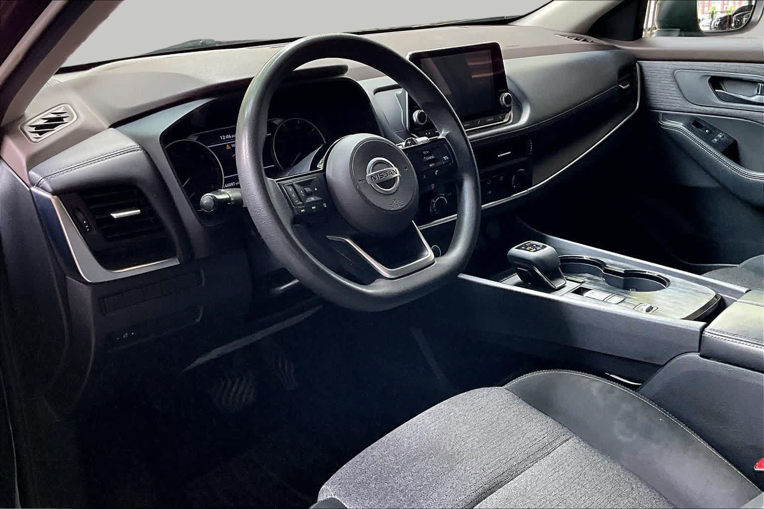 Used 2021 Nissan Rogue S FWD image 17
