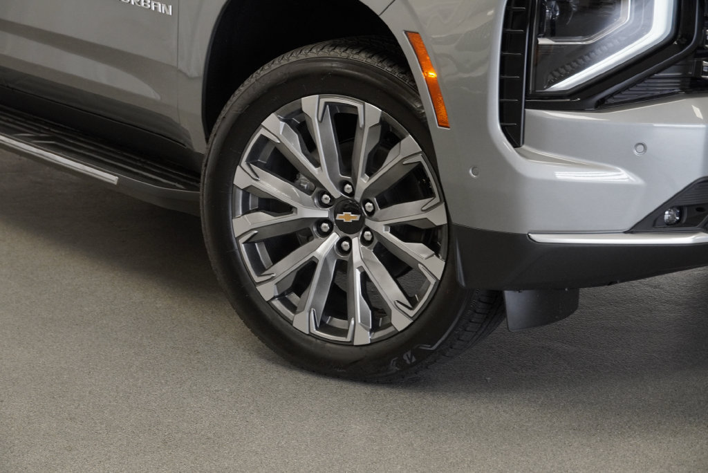 New 2026 Chevrolet Suburban High Country w/ Sun And Tow Package AWD/4WD image 9
