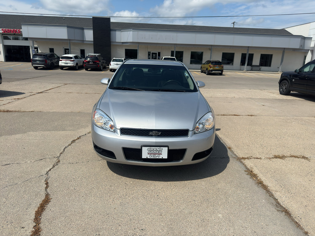 Used 2012 Chevrolet Impala LTZ FWD image 3