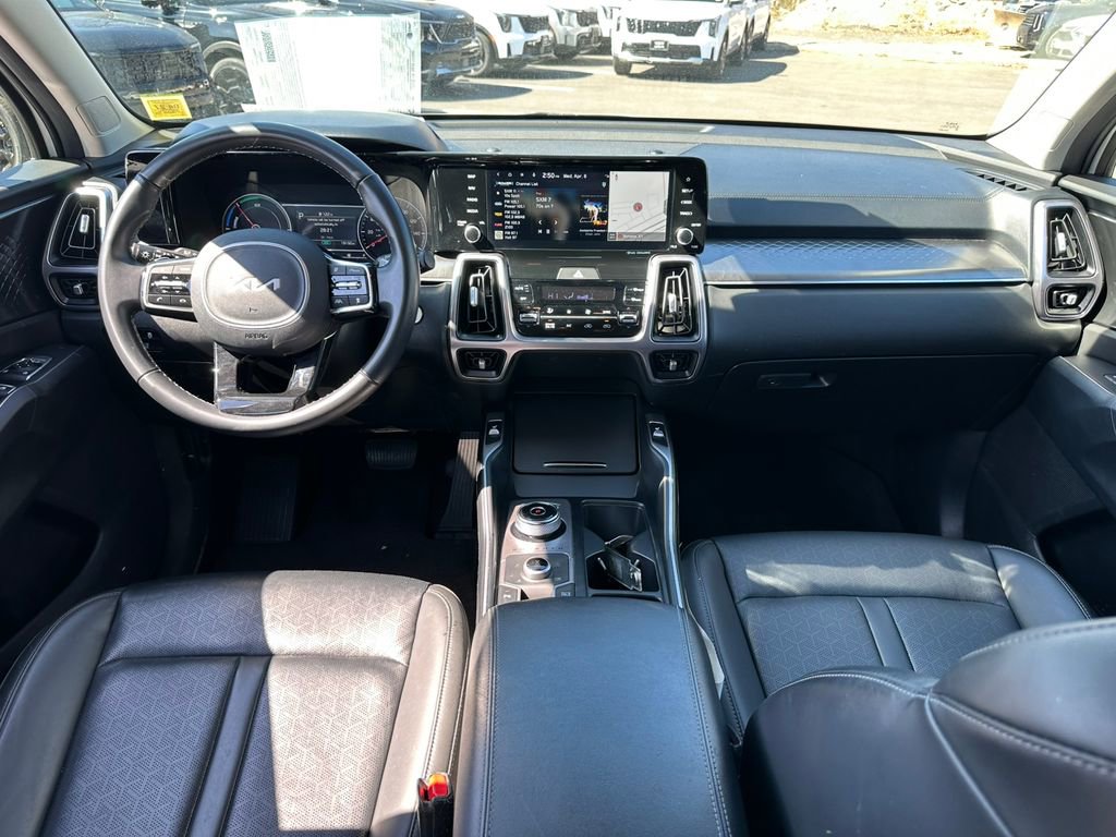 Used 2023 Kia Sorento EX AWD/4WD image 13