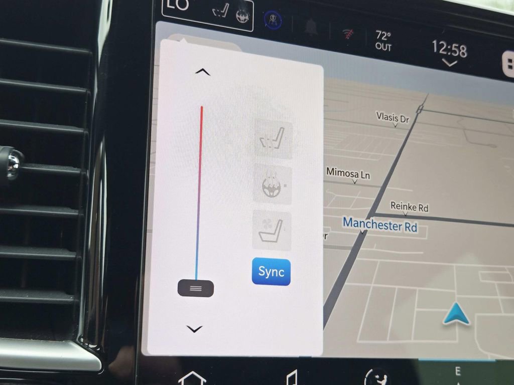 Used 2023 Chrysler Pacifica Limited w/ Uconnect Theater Family Group image 31