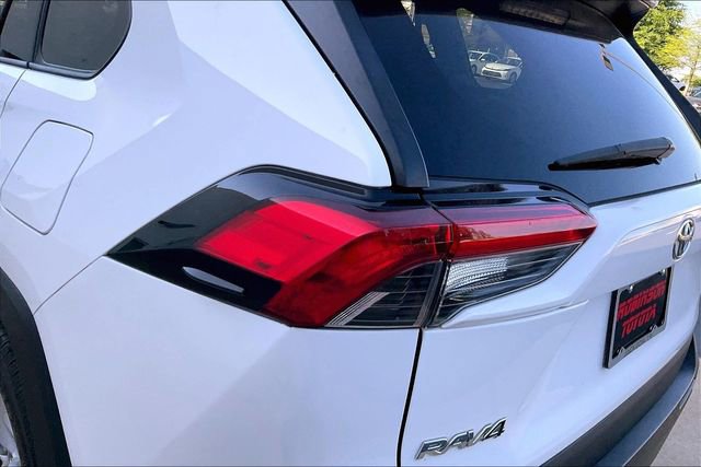 Used 2019 Toyota RAV4 XLE w/ Convenience Package FWD image 30