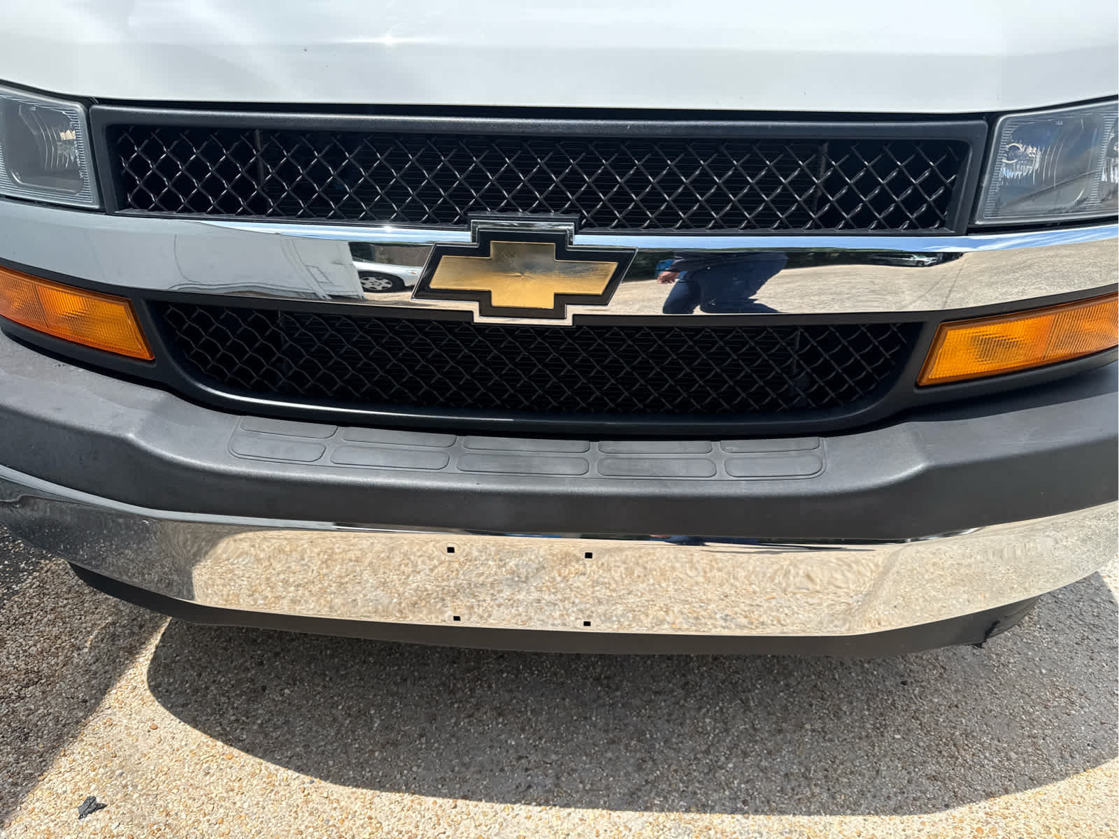 Used 2024 Chevrolet Express 2500 w/ Driver Convenience Package RWD image 10