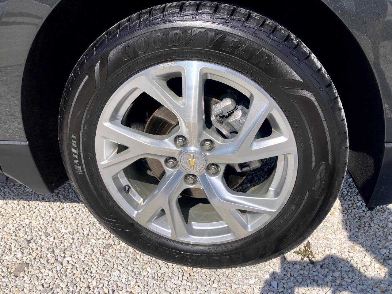 Used 2018 Chevrolet Equinox Premier w/ LPO, Cargo Package FWD image 16