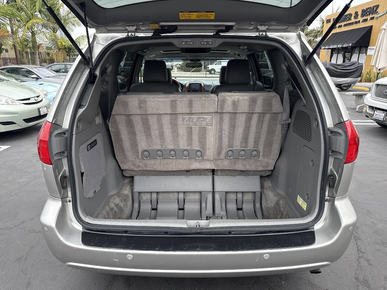 Used 2009 Toyota Sienna XLE Limited FWD image 29
