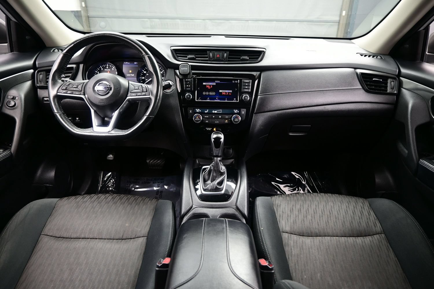Used 2018 Nissan Rogue SV AWD/4WD image 17